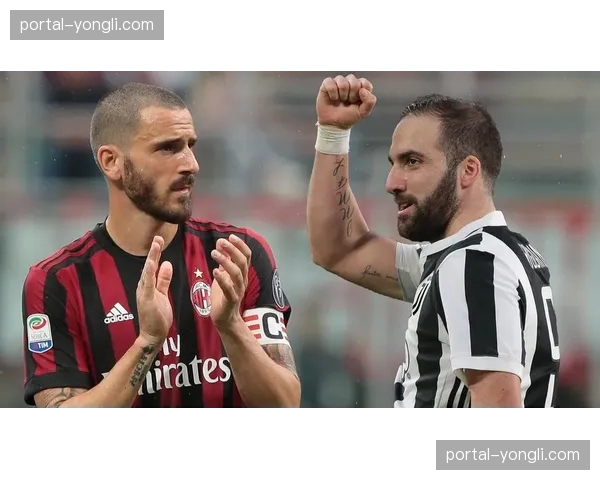 肖像：37岁的博努奇在回归训练场后对年轻中卫的言传身教